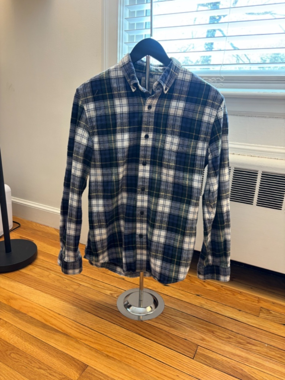 Like New Men's L.L. Bean Plaid Button-Down Shirt Size Small
